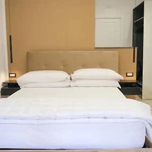 Bed & Breakfast Aroma And B&b, Maschio Angioino, Naples